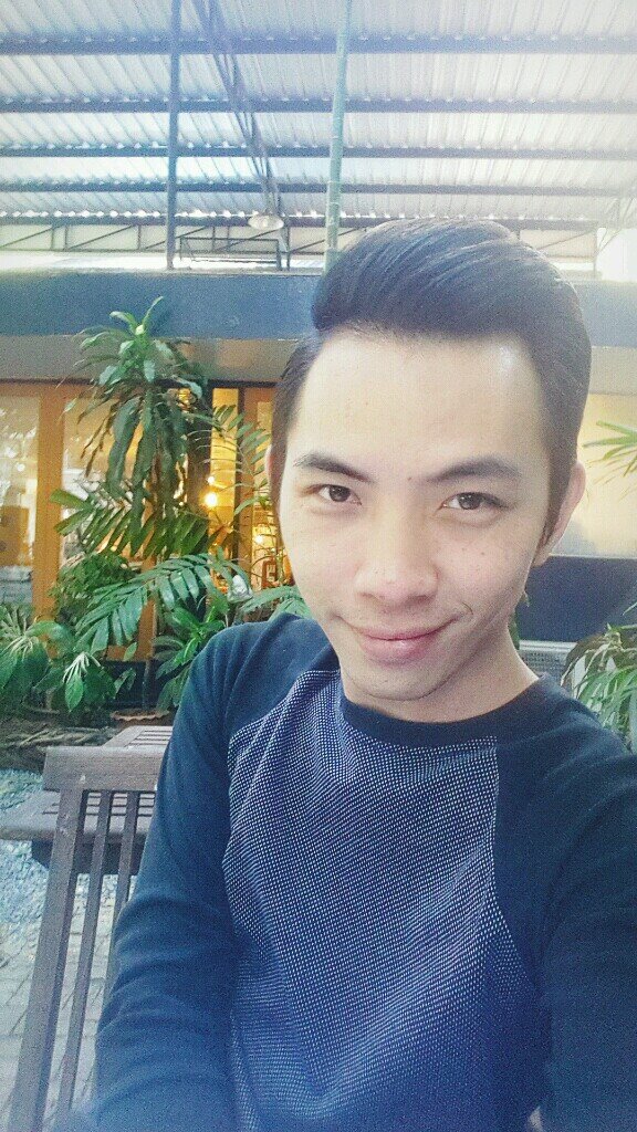 DiewPom's profile picture. 