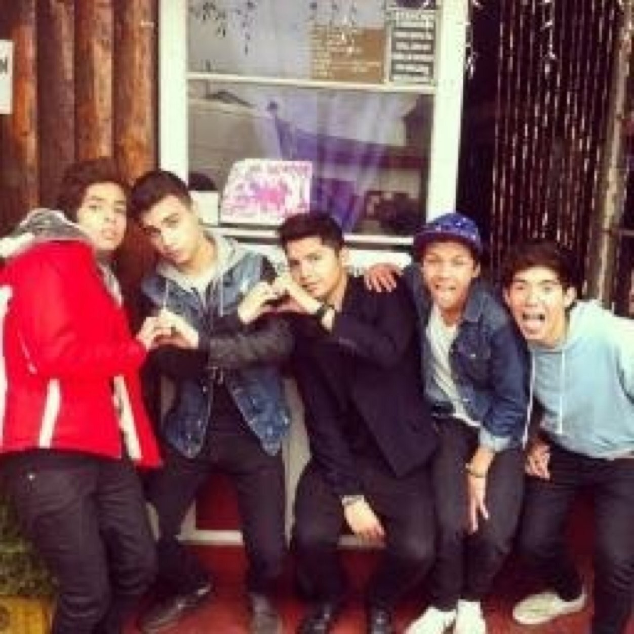 love_ourmoment's profile picture. 