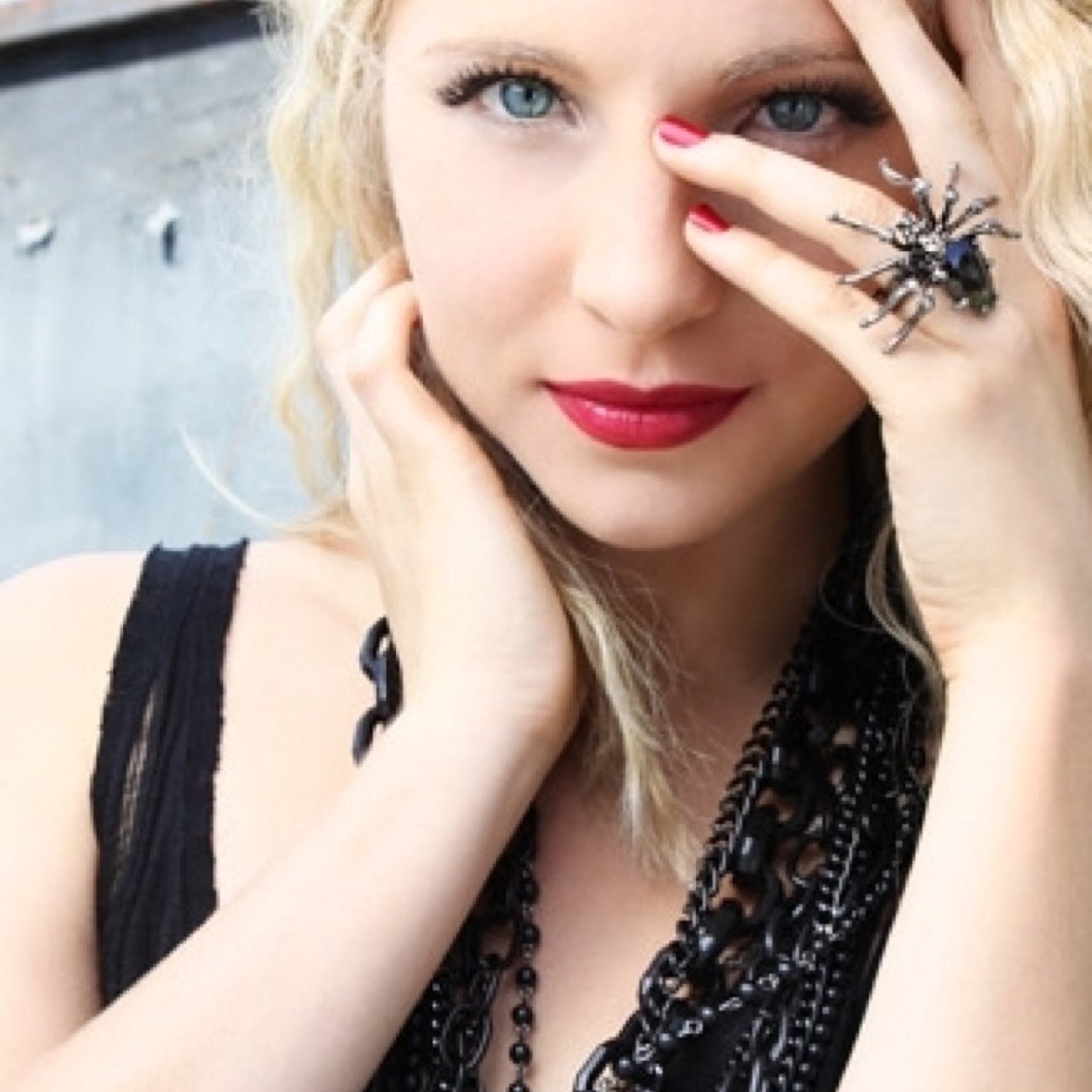 And as a cloak of darkness surrounds me, engulfing my senses, I fake a smile, doing my best to escape it all. ||Roleplay/TVD/Fanged/Dark SL||