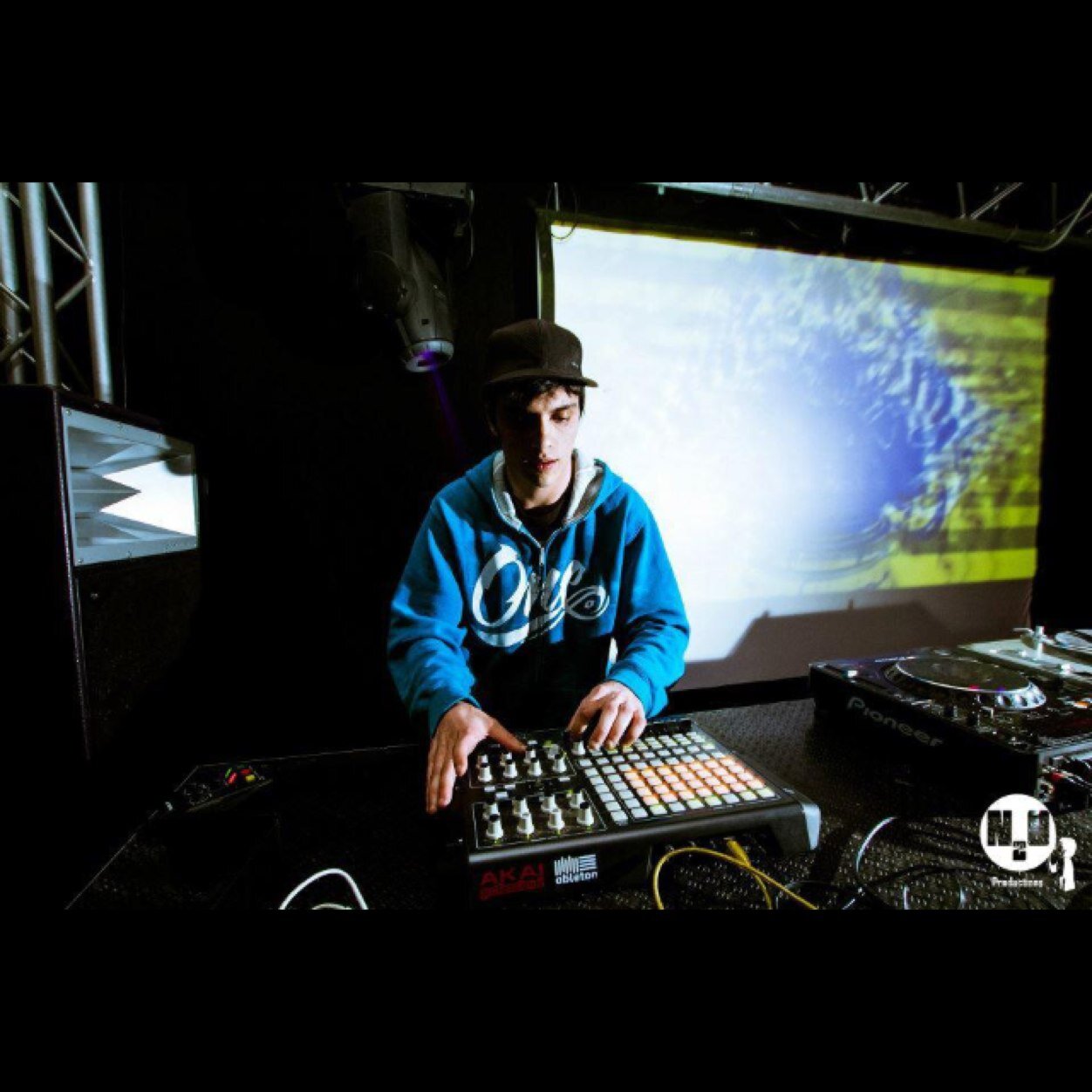 INNA SQUAD/UNDERGROUND TEKNO/BrEAKSTORM/CRAVE RECORDS @innasquad