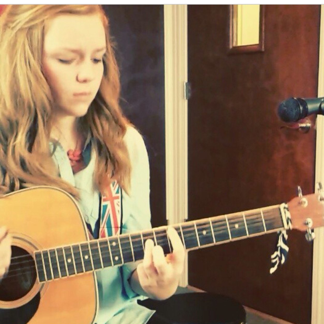 MKFey33's profile picture. Worry about yourself and how you want to feel. Go for the person that will let you feel that without any question. #auaaaaa