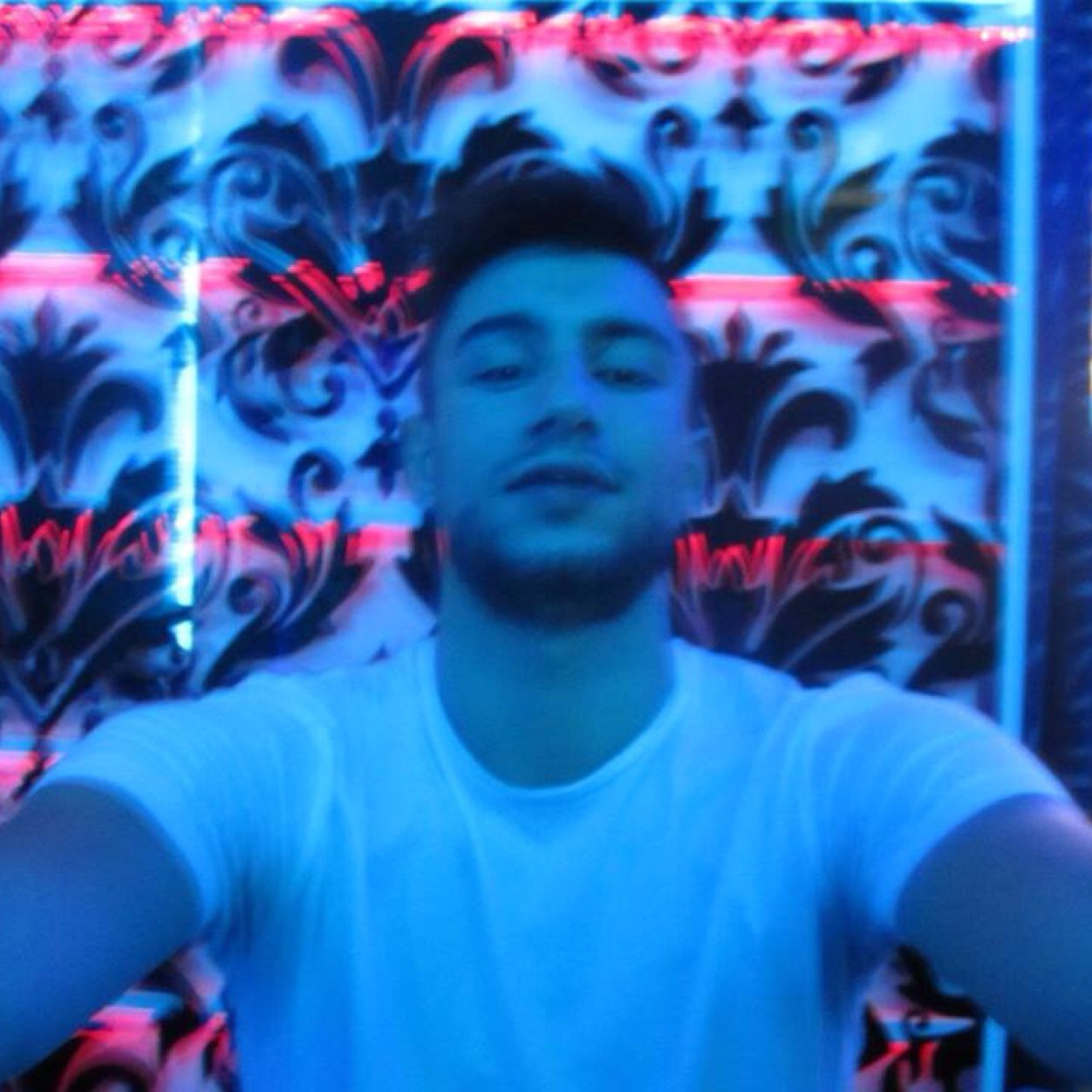 diegoavallearau's profile picture. No olvides tu historia ni tu destino////////Si A es el exito en la vida,entonces X = A + Y + Z.Donde X es trabajo, Y es placer y Z es mantener la boca cerrada.