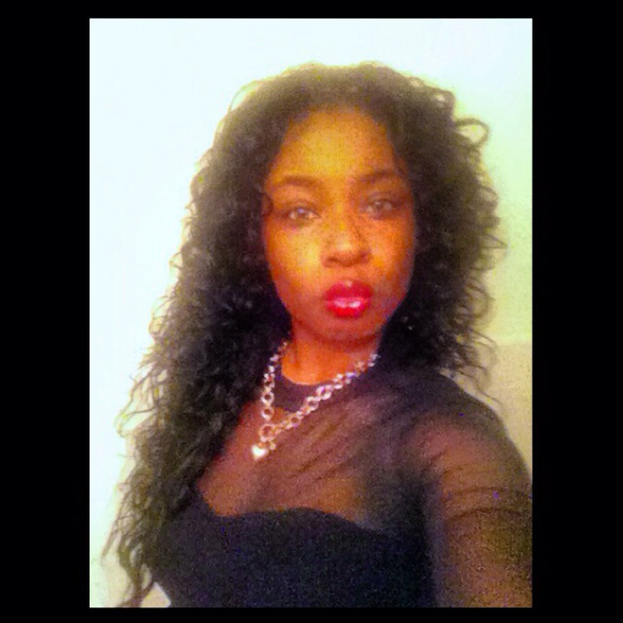 Living a life pleasing to god .. Giving ma haters a reason to hate ...Blowing Money Fast.. #teamPrettyCaramel #CollegeGyal✏