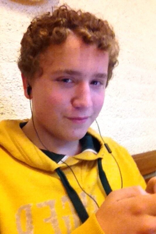 Skype: tomderks1234 l SnapChat: tomderks-beers l  l 1998-20-10 l  l