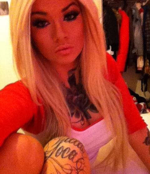 LyndelIrones's profile picture. Things Girls Like: 1) Starbucks 2) When boys play with my hair 3) Channing Tatum 4) Yoga pants 5) Being hugged from behind 6) More starbucks