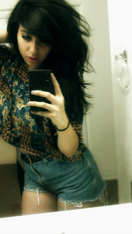 SalomaBourdillo's profile picture. A girl who cries is a girl who cares.