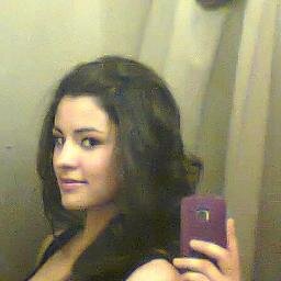 La felicidad no se logra con un golpe de suerte, sino con pequeñas cosas que ocurren todos los dias:)