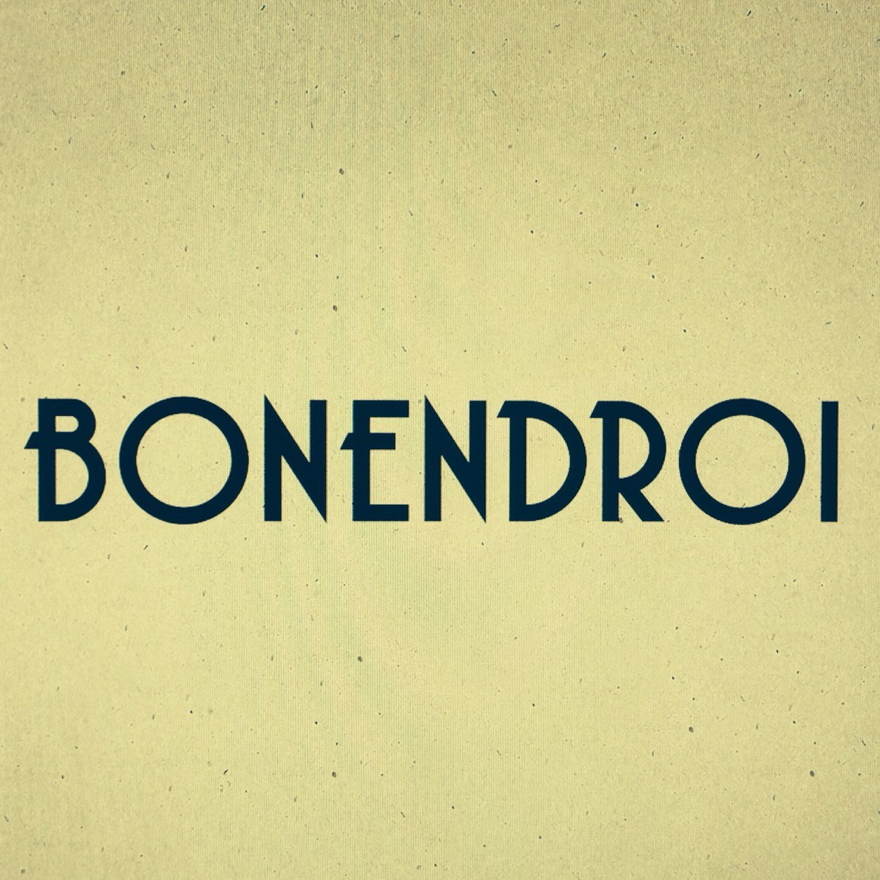 BONENDROI est Unique, un vrai Bazar des temps modernes. 
Maison familiale fondée en 2013.