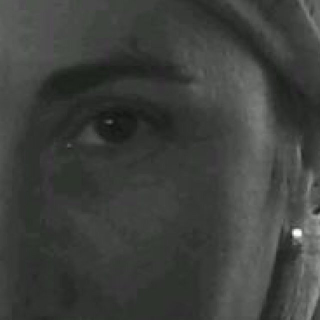 viscenverd's profile picture. No hay en el mundo nada que, en sentido absoluto, nos pertenezca (Saramago)