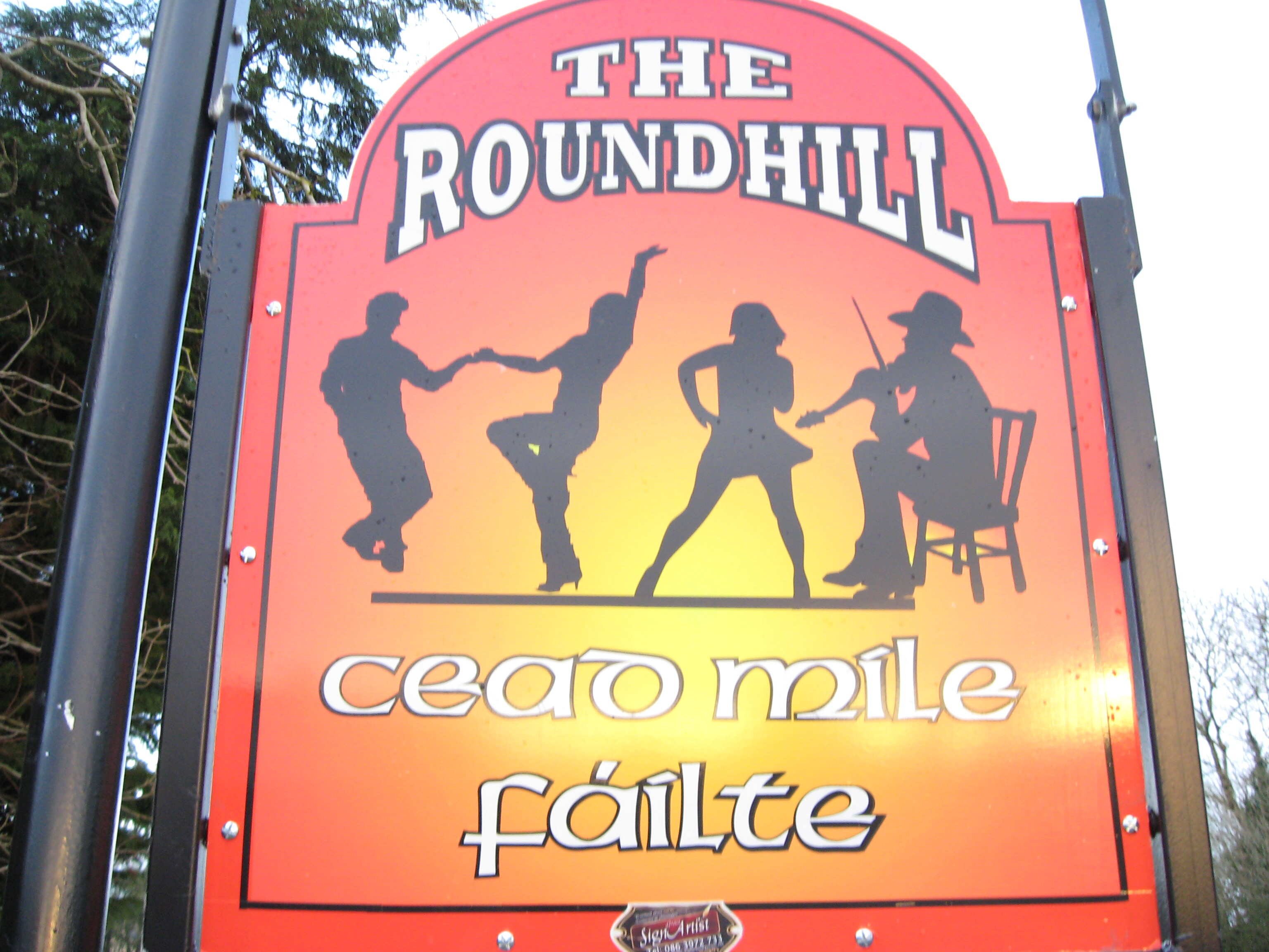 Lounge - Live Music and Social Dancing Saturday & Sunday nights. 21st parties, anniversaries and all social events. Bar - TV sport, pool & darts.