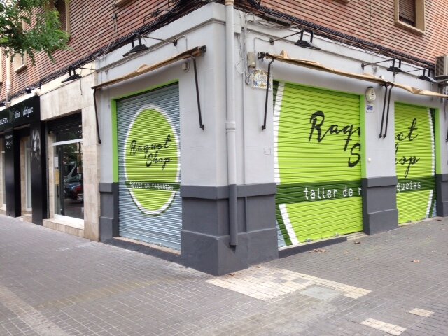 Tienda especializada en deportes de raquetas , encordado y personalización José Miguel Casasús Suarez.