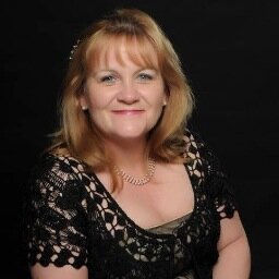 Senior Hypnotherapist based in Lincolnshire; Reiki, hypno, healing, ear candling, EFT, NLP. Tweets happiness and alternative therapy!