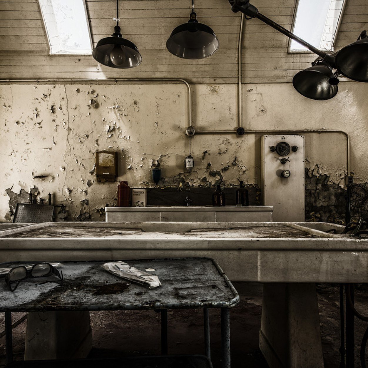 I post pics of abandoned/haunted areas all over the world.