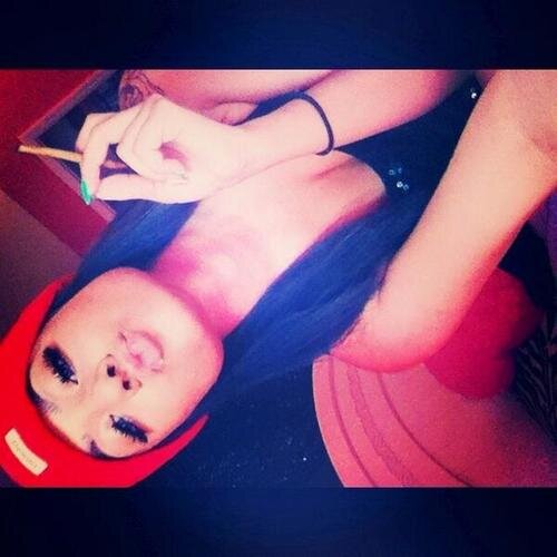 A thousand inside feelings hidden behind my happy smile, that's life.