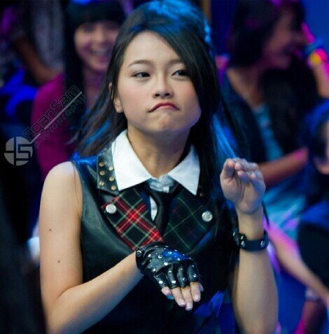 haaay ! lady rocker yang gagal dan tidak bergingsul akuu ayinn ^^ YOROSHIKUU !^^ | cuman parodinya ayen yang ngoshiin shania jkt48 :3