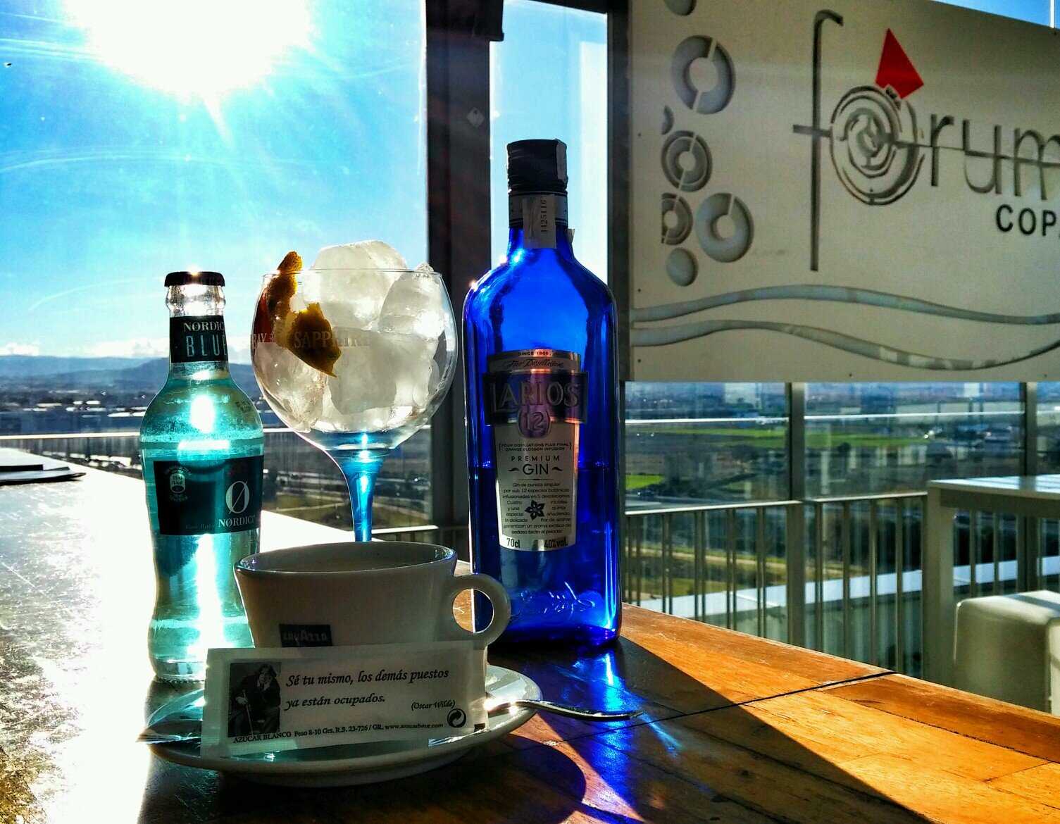Magnífico Pub terraza sito en la 6ª planta del Edif.: Forum, abre todo el año con servicio de meriendas, cócteles, Gin Tonics, celebra tu evento con nosotros!!!