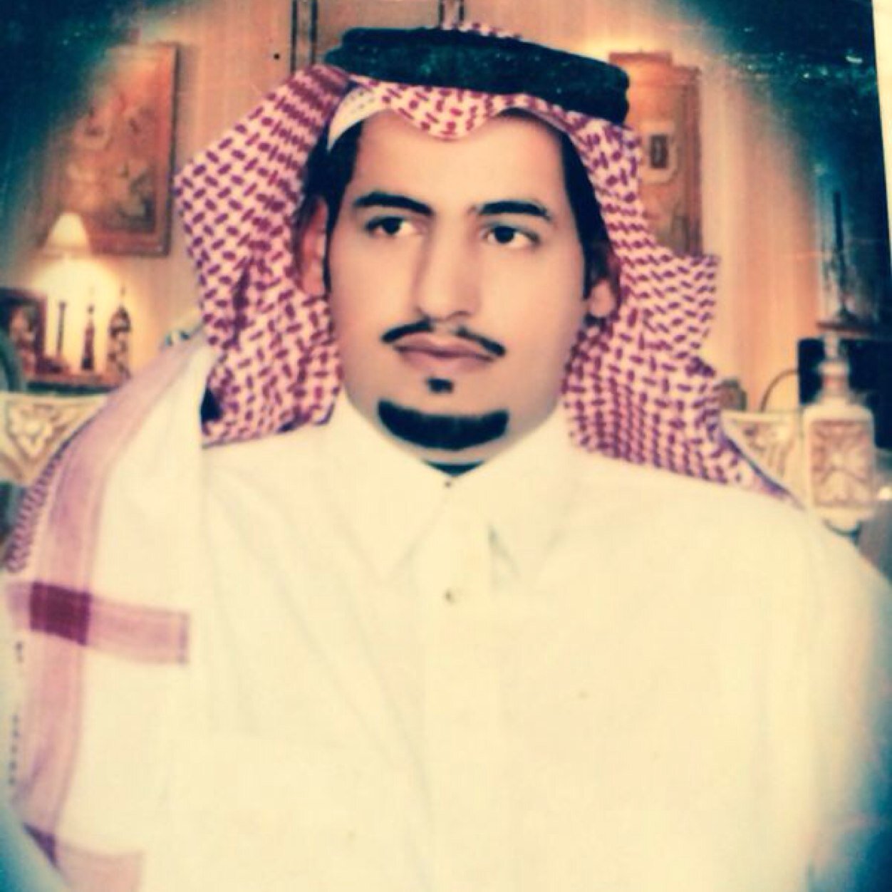 ياهيه آلحِسن ماهو في الملامح والدقوق الحسن حسن القلـب لا منه صفـآااااا ــــ حساب متنوع ـ ولكل منا نص يتذوق به