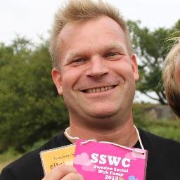 lindstrand's profile picture. Projektledare för framtidens webb i Hässleholms kommun, tekniknörd och idrottsintresserad. Har en stor familj med fru, 6 barn och hund. Bor i Knislinge.