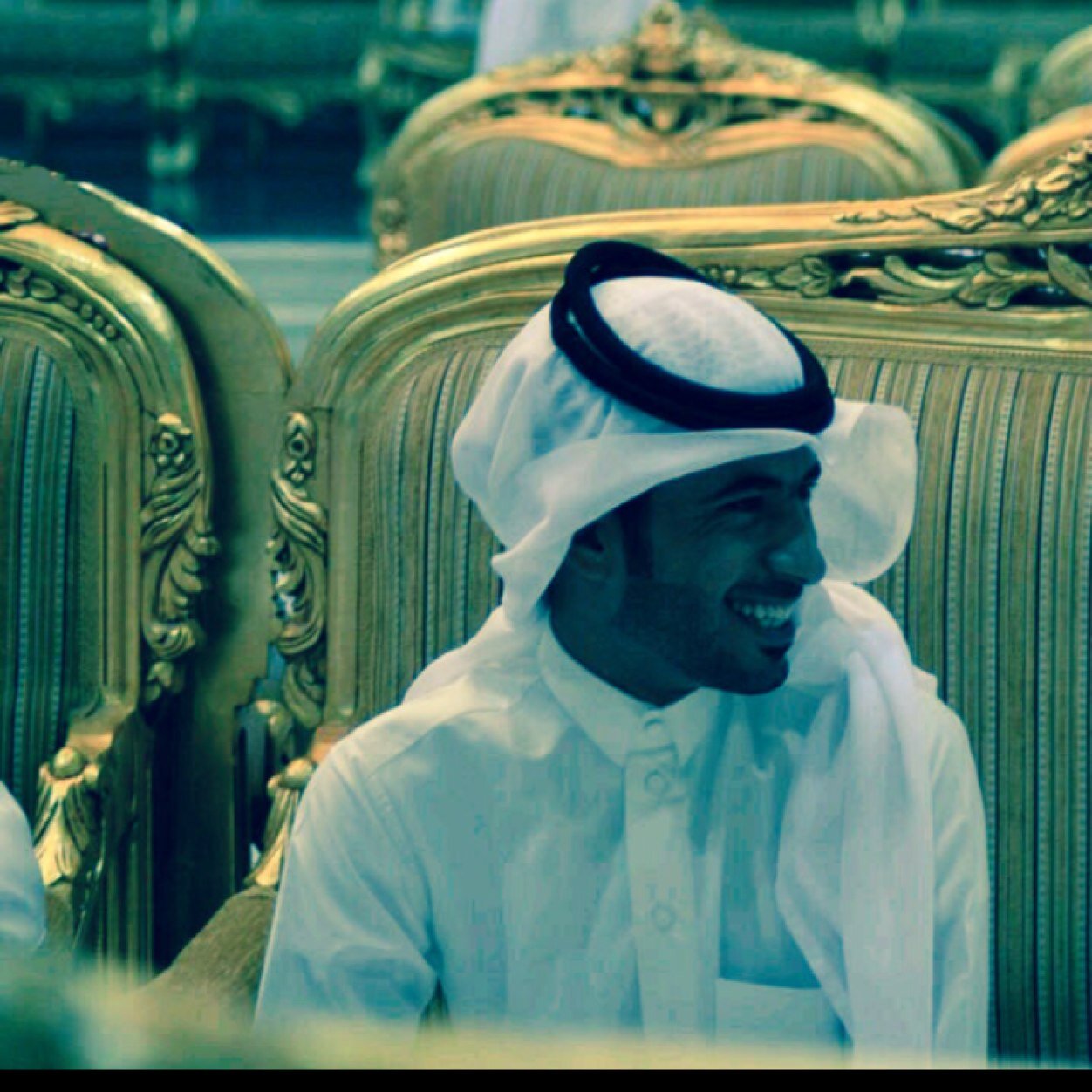 : ﺷرﺑﻧـا ﻓناﺟﯾل ﺎﻟﻛررم ﻣن ﻗﺑل لاﺑوک ﯾﻋﻟﻣک .. ﻛﯾﯾﯾف ﺗﻣد ﻟﻟﺿﯾف ﻓﻧجالههَ
