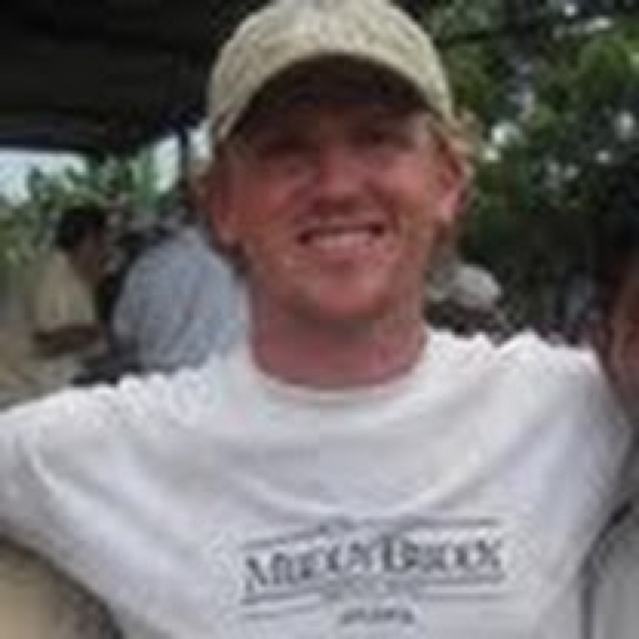 b_tomtom31's profile picture. 