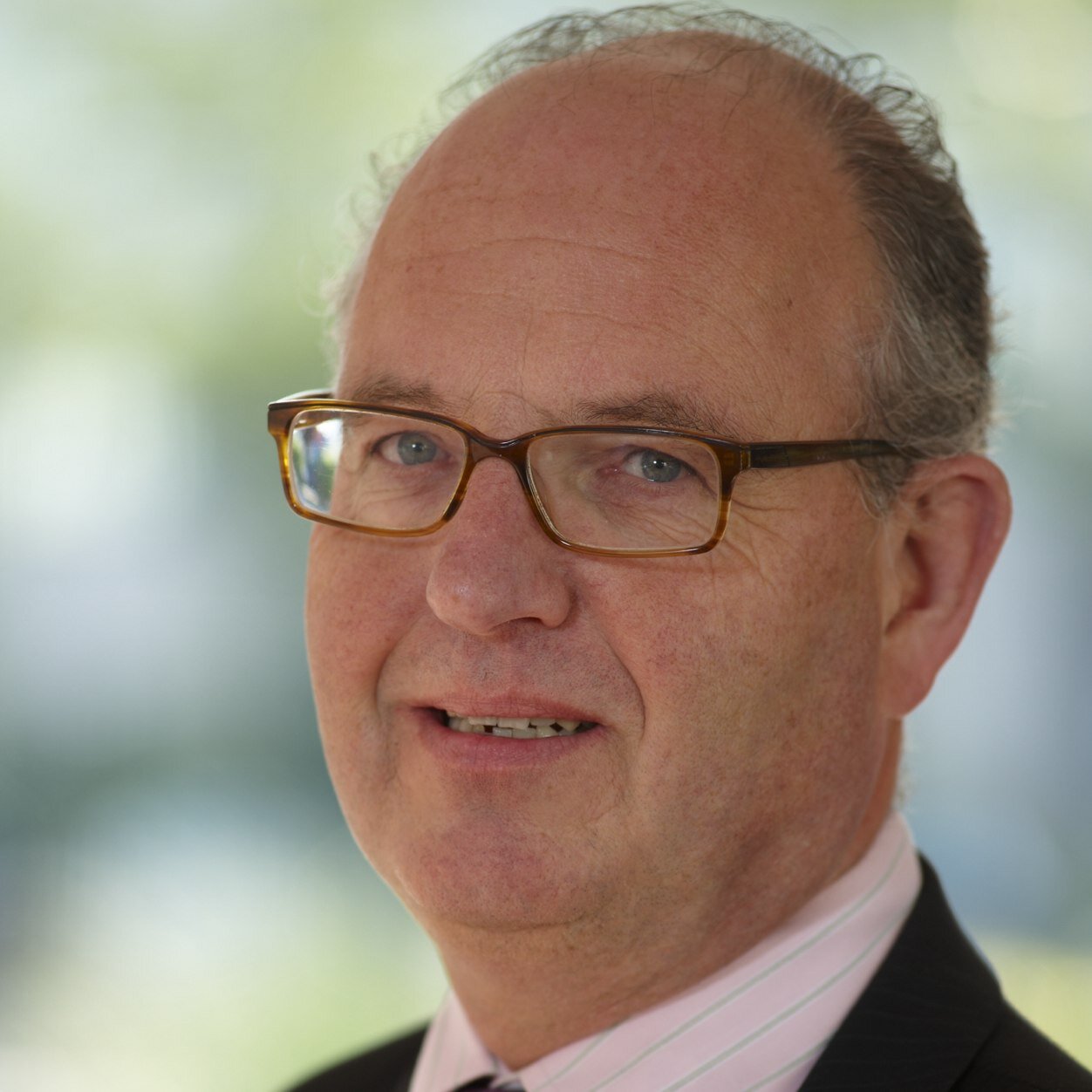 Projectmanager bij @jpvaneesterenbv, voorzitter voetbalvereniging