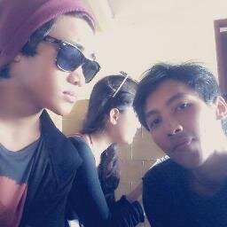 follow kita yuk.. dukung gitaris @imanarobil dan vokalis @ryanozie @variatif_offic band . makasih sebelumnyaa