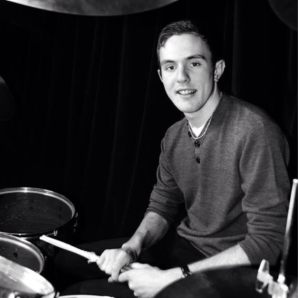 Robert_Shearer's profile picture. Drummer, session musician, sound engineer, arranger, writer, artist, Toto and Jeff Porcaro devotee and music lover. Keep Grooooovin'!