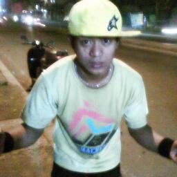 tuhan tidak butuh aku tapi aku butuh tuhan #