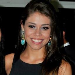 Aquariana, estudante de jornalismo, jornalista e apaixonada por moda! ❥ Instagram - @mimello1