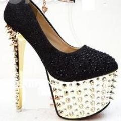 Tienda online de zapatos de infarto y ropa a la última moda. Para mujeres muy femeninas y atrevidas!. Envío gratuito
