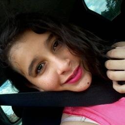 Sou desastrada , meu cabelo é bagunçado , não sou normal :3 SMILER 33