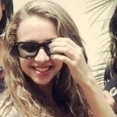 E quando eu estiver triste, simplesmente me abrace. - Skank