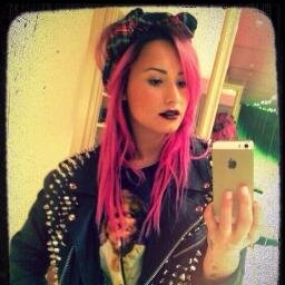ser você é um #LOVATIC segue ! #NeonLights ♬ ♬
