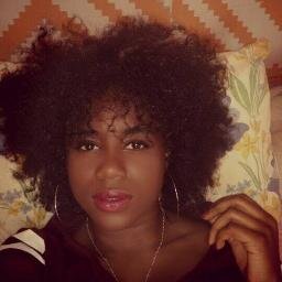 SamiraHld's profile picture. #TeamSouriante 
Chargement de la biographie...