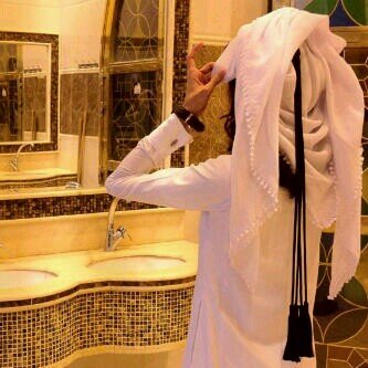 فقُير حظ ! وﺈن بّغيت ﺎلتّفاصَيل ~ رآعي مزاج ، وضحكتي راس مالي ..♥ خخذلكك لفهه على مفضلتي :-)