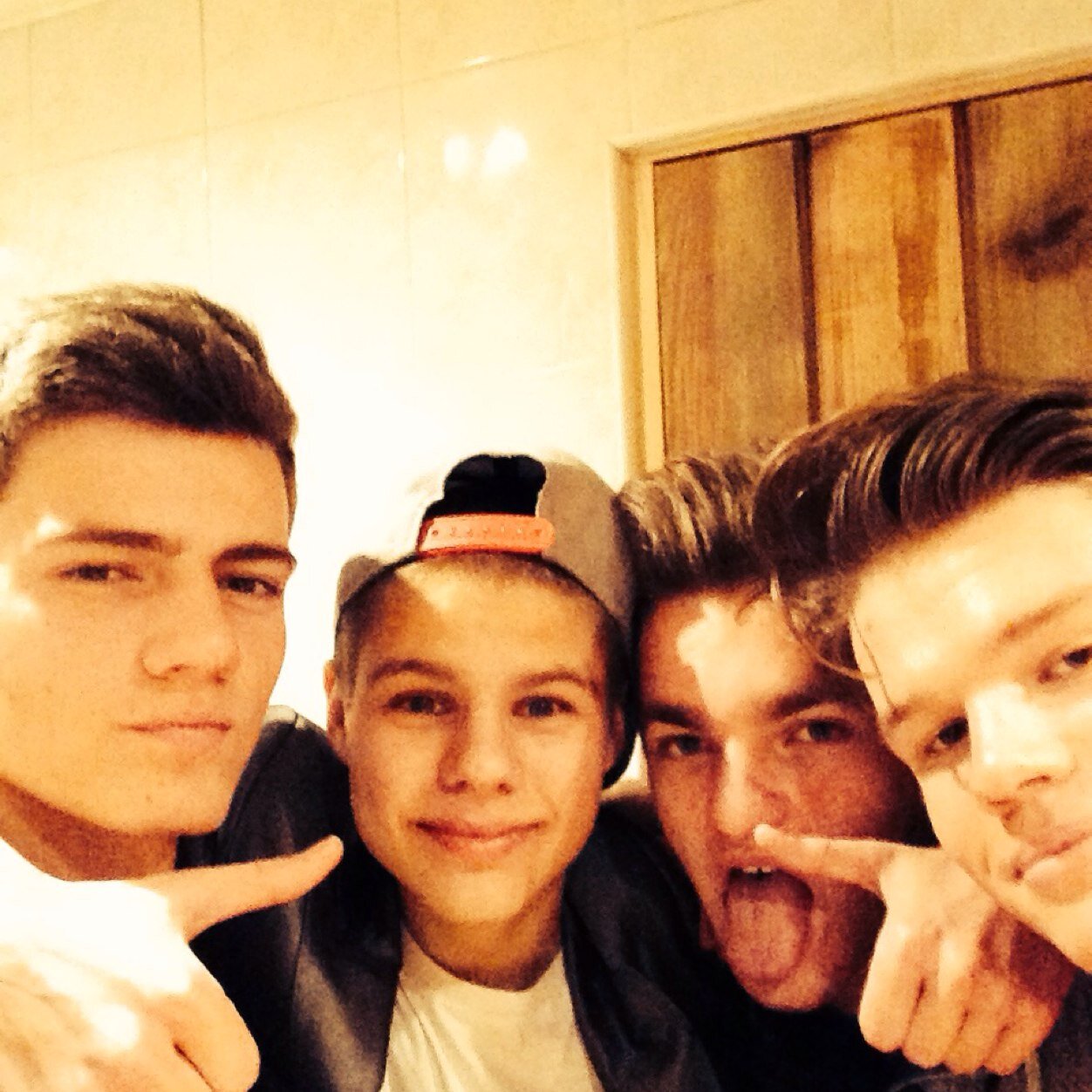 alucilveks's profile picture. 