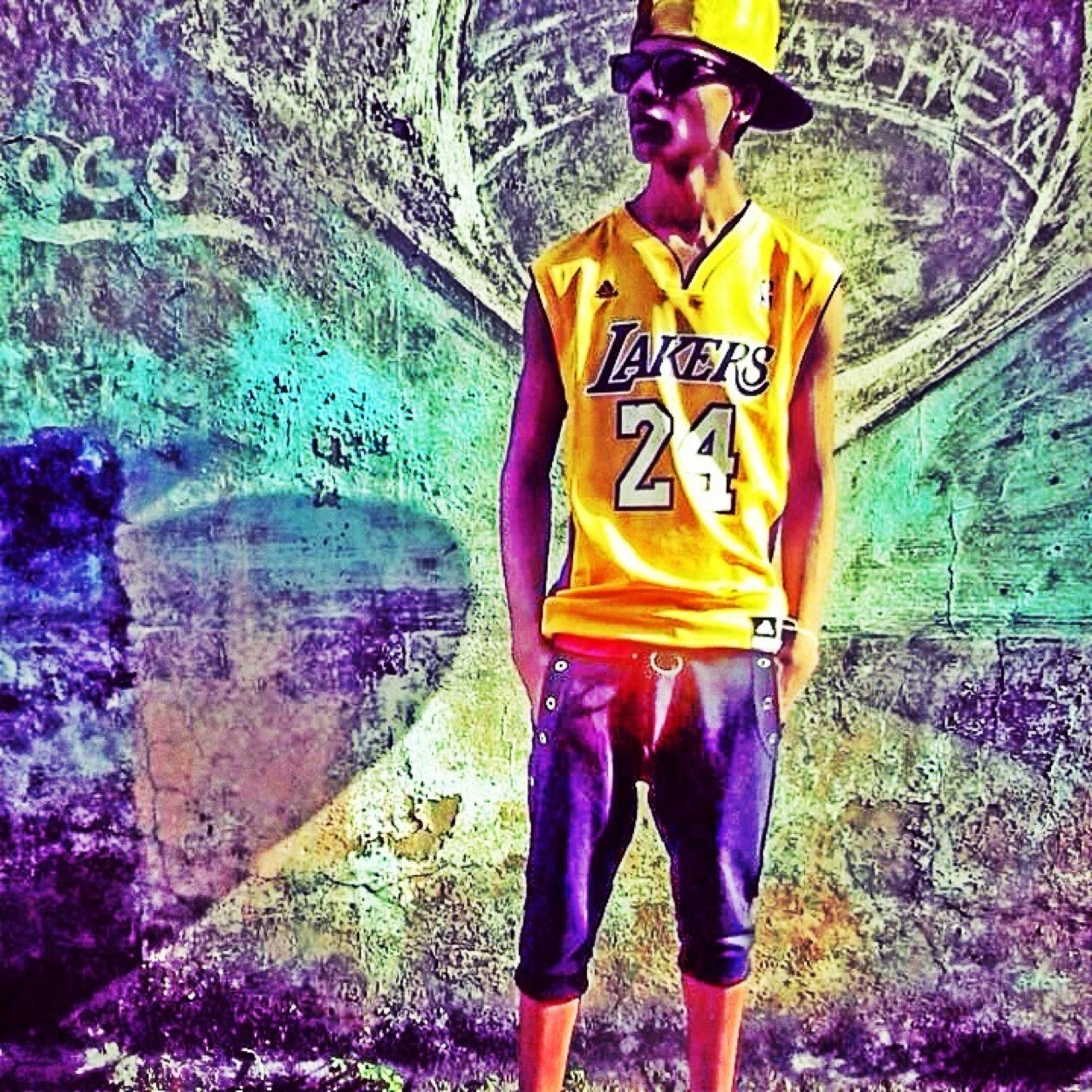 17 anos,um cara gente boa,divertido,fanático por futebol Barcelonista e Flamenguista e que CURTE Hip Hop ;D