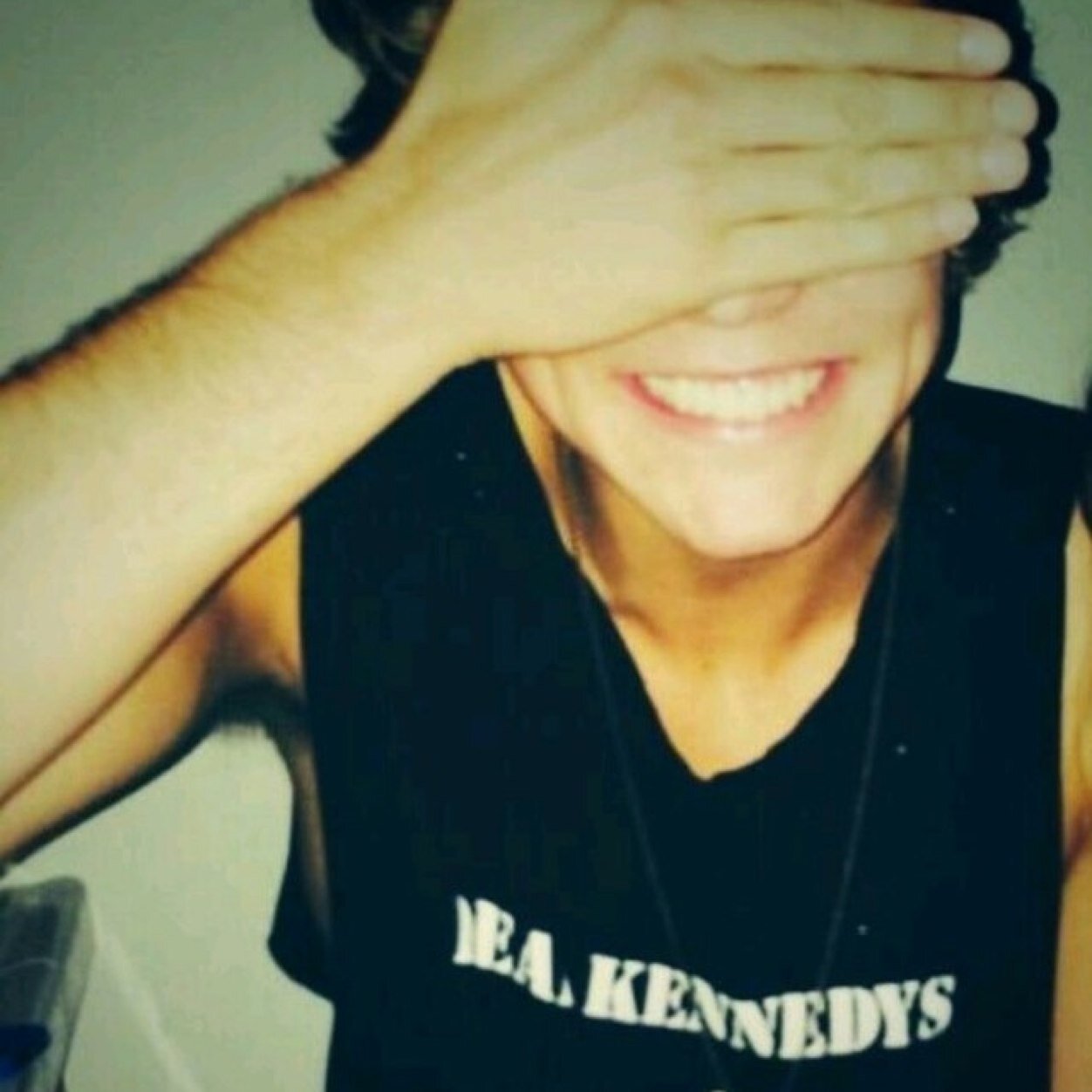 this is a free follow could you pls maybe follow @lRWINMAIDEN bc goal ily bye