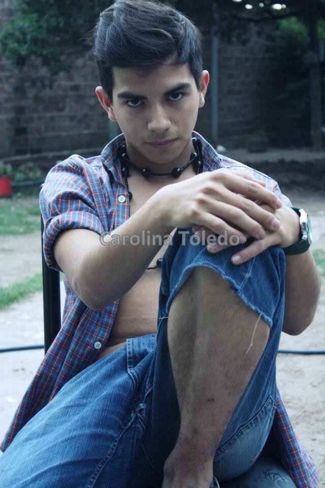 nicolas05516313's profile picture. Mago, profesor de ingles, e intento de escritor.