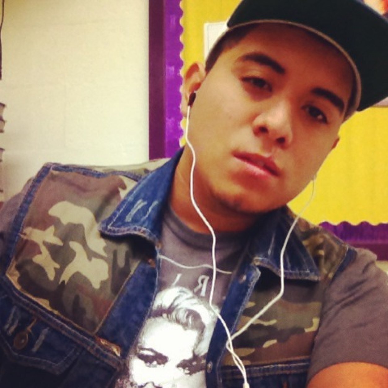 JoseGarzabitch's profile picture. Hey Wazzzzzzz uppppp Follow me ill follow back surprise lalalalalala RAPE THAT FOLLOW BUTTON TURN IT BLUE