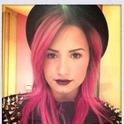 ~Não me julgue, você sabe o meu nome não a minha
Historia~
I can not build your hopes up, because every hello ends with a goodbye