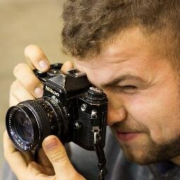 Freelance (Pers) Fotograaf, Hijsmiddelen, Autosport, Kaartlezen (ASVH - AMAC), Nieuws, Barnevelder en reserve-tukker. (profielfoto door: @schuttengertjan)