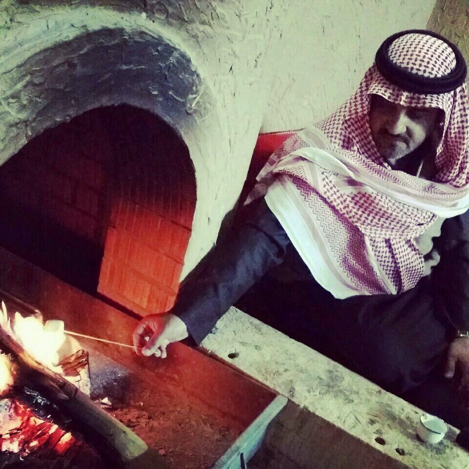 ‏‏استغفر الله الذي لاإله إلا هو الحي القيوم وأتوب إليه عدد خلقه ورضا نفسه وزنة عرشه إمداد كلماته