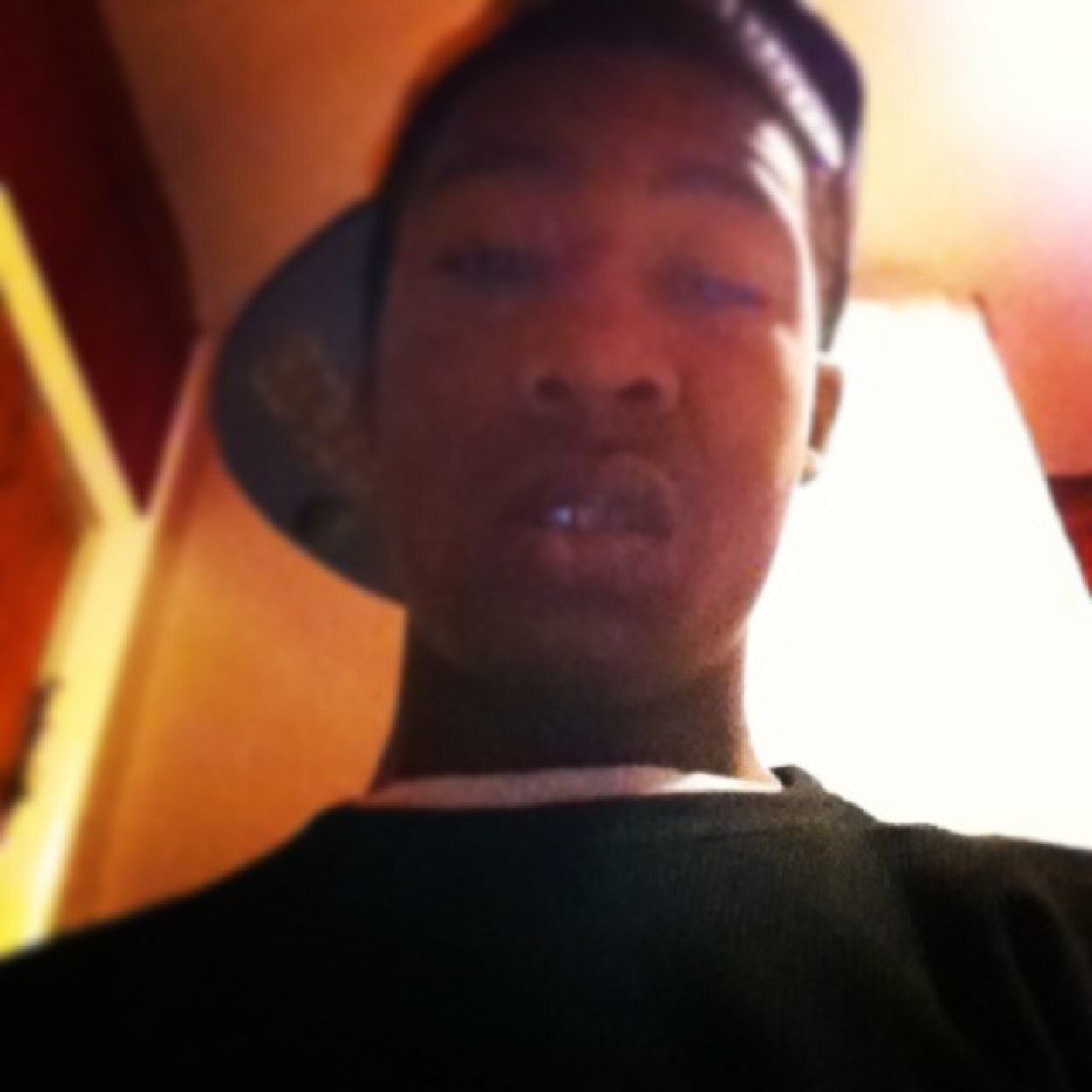 DONT TRUST NO BECUZ IF SHE FUK ME SHE WILL FUKK MY NIGGA!!!