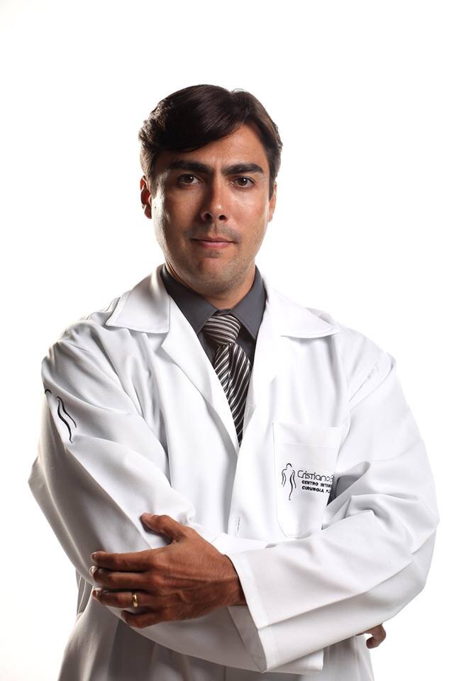 Dr. Cristiano Fleury-Cirurgia Plástica e Transplante Capilar. Membro Titular da SBCP. Arte e Técnica.