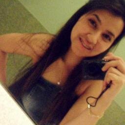 17 anos,pisciana,santista fanática & feliz :)