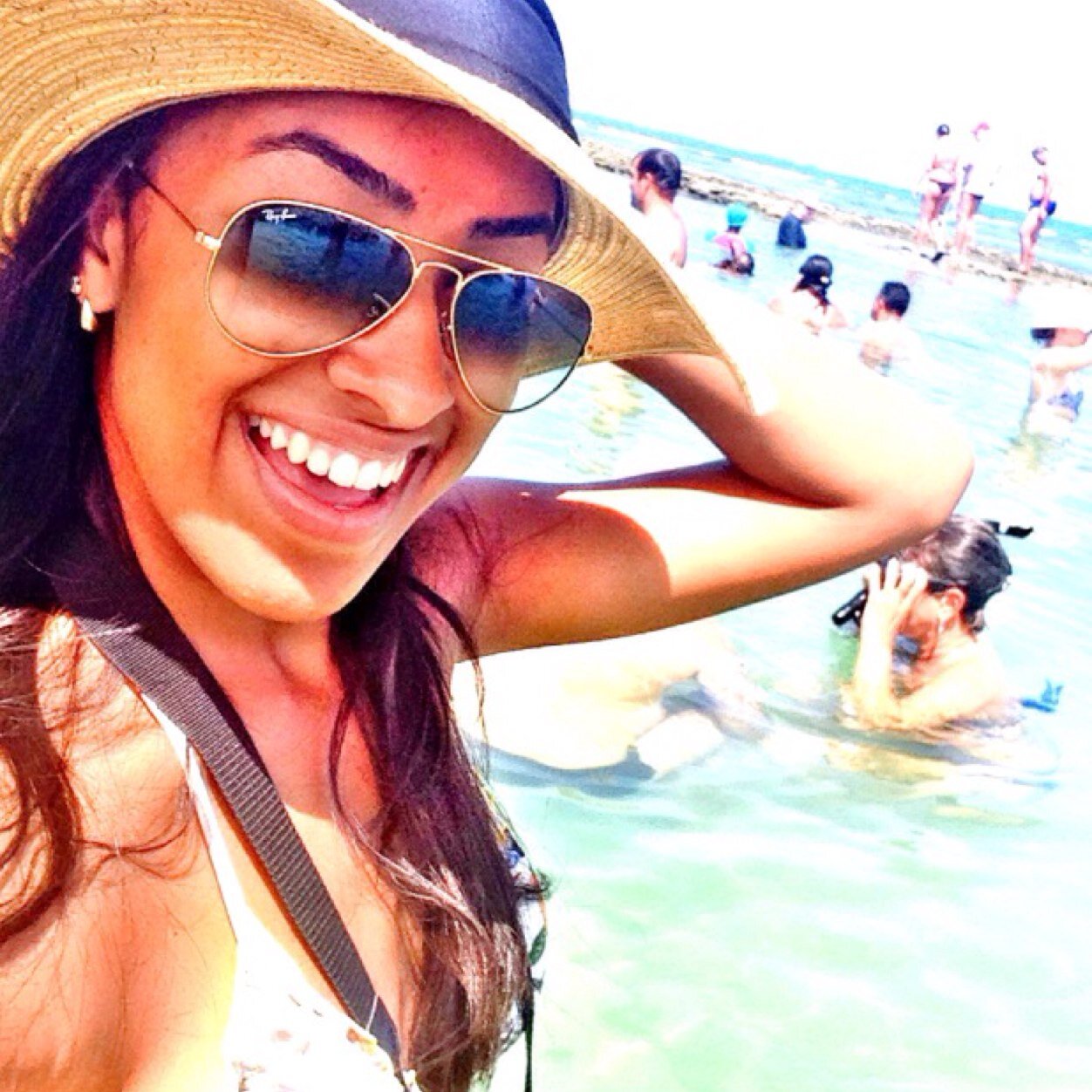 melara_marilia's profile picture. Sou apenas uma garota com : a alegria de uma criança; a malícia de uma adolescente; e sentimentos de uma mulher