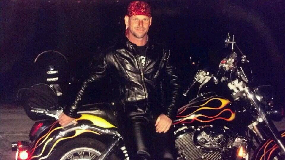 wburton66's profile picture. 