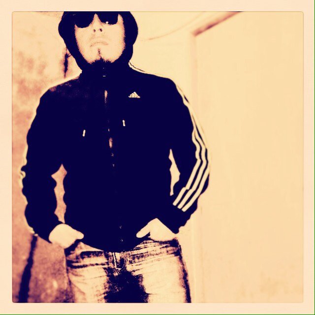 El_Ese_Goey's profile picture. Me dio alas yo solo queria PIERNA y MUSLO. Fan de los tragos Phsycodelicos y de los sonidos Embriagantes... Onsta la Yerbita?