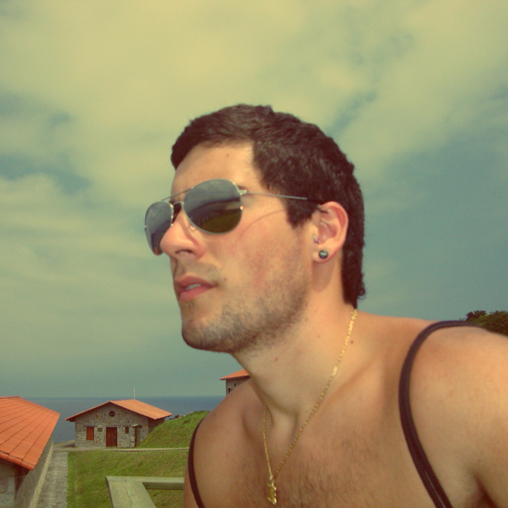 mendaruiz's profile picture. Fija tus ojos hacia adelante en lo que puedes hacer, no hacia atrás en lo que no puedes cambiar.
ig:📷mendaruiz
Madrid/Logroño